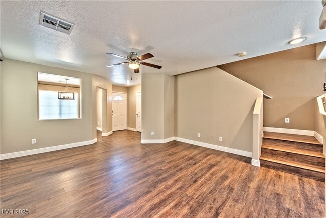 Photo - 11577 Giles St