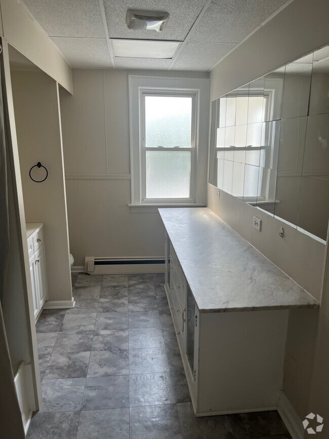 Building Photo - 130 Washington St Unit B Rental