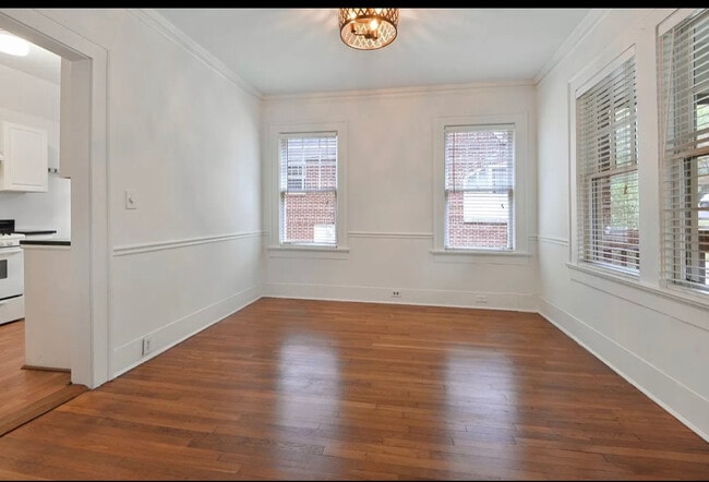 Bedroom - 466 Burlington Rd NE Unit B