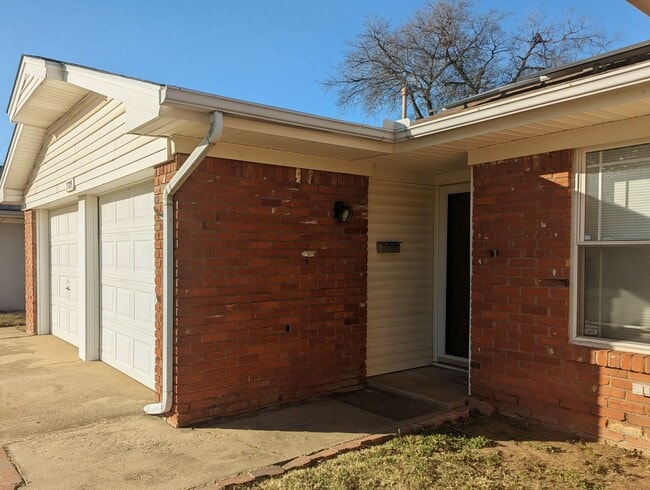 Photo - Spacious 4-Bed Home in Bethany with Solar Panels!