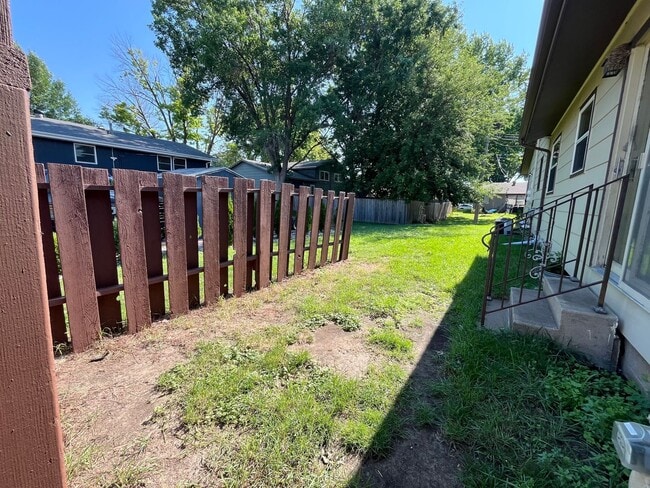 Photo - 2 Bed/1 Bath Duplex with Garage and Unfinished Basement!