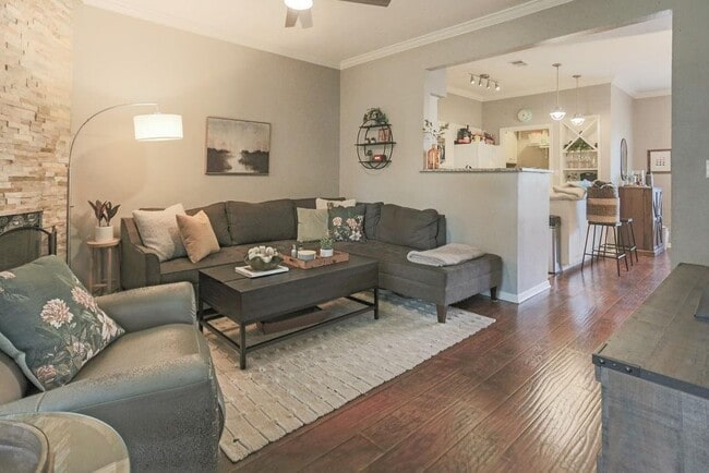 Photo - 1307 Kinney Ave Unit 121