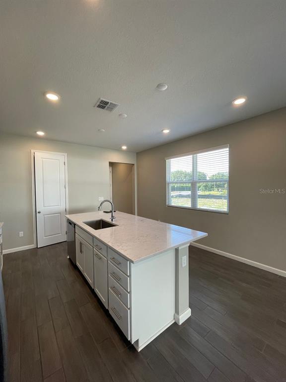 824 Blue Creek Dr