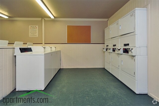 Laundry Facilities - Preston Pointe