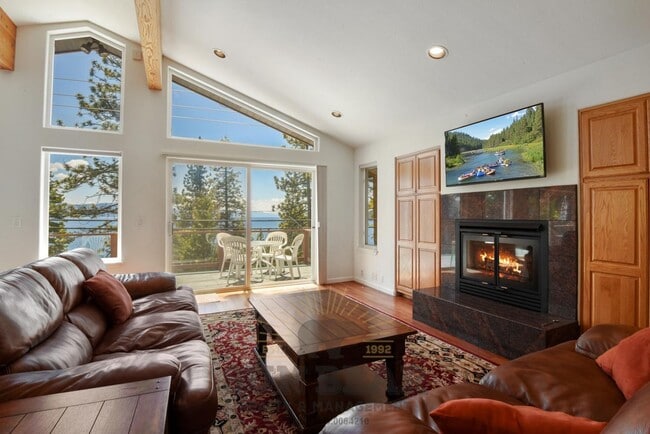 Photo - Beautiful Home with Lakeview in a Gated Community! - Just reduced!!