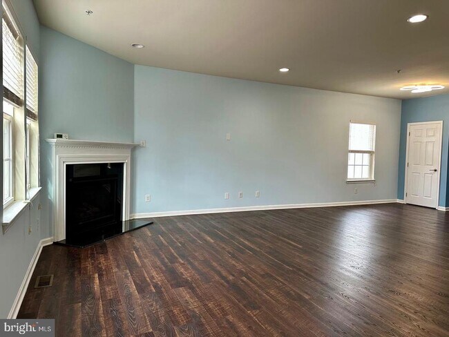 Photo - 533 Prizer Ct