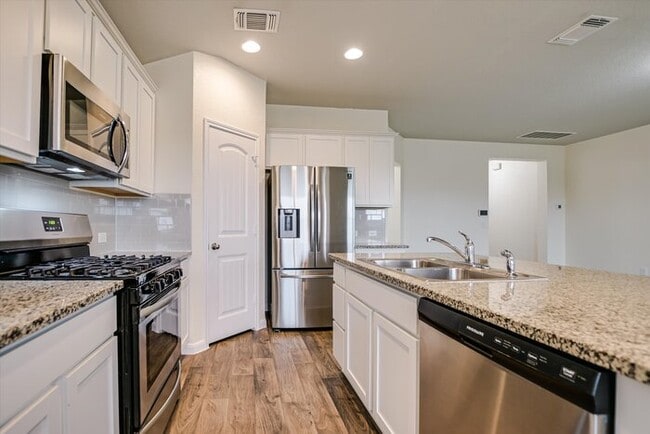 Photo - 1011 Pembroke Ct