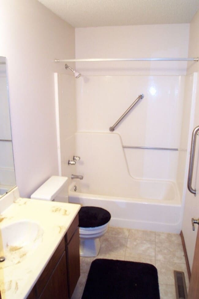 Photo - 7011 W O'Neil St Unit 7013