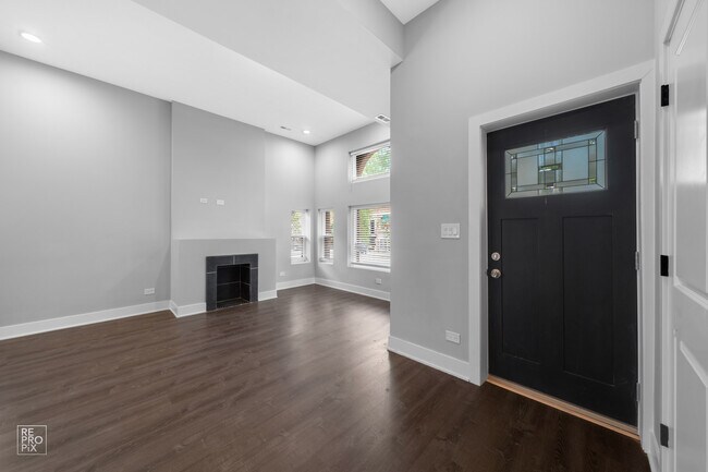 Photo - 700 S Loomis St Unit #1