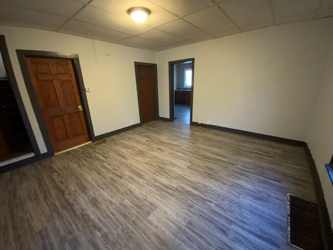 Photo - 12 S Beard St