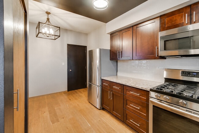 Photo - 1052 Ripple Ridge