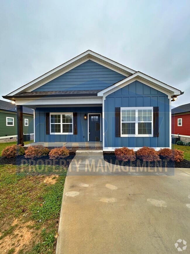 Building Photo - Charming New Craftsman-Style Home Near Dow...