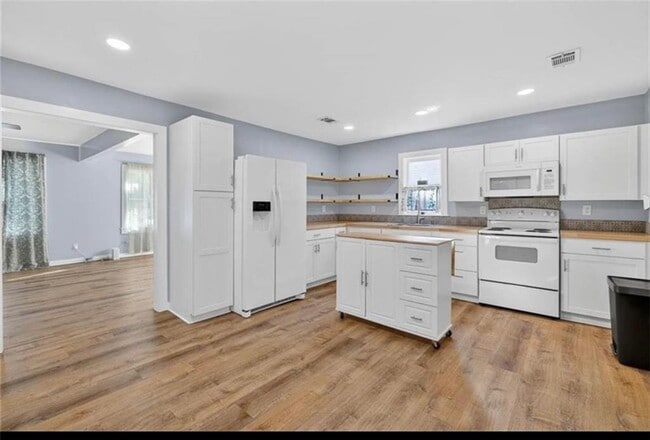 Photo - 2329 Reynolds St