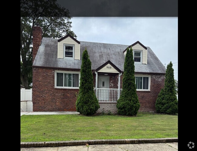 Building Photo - 905 6th St Rental