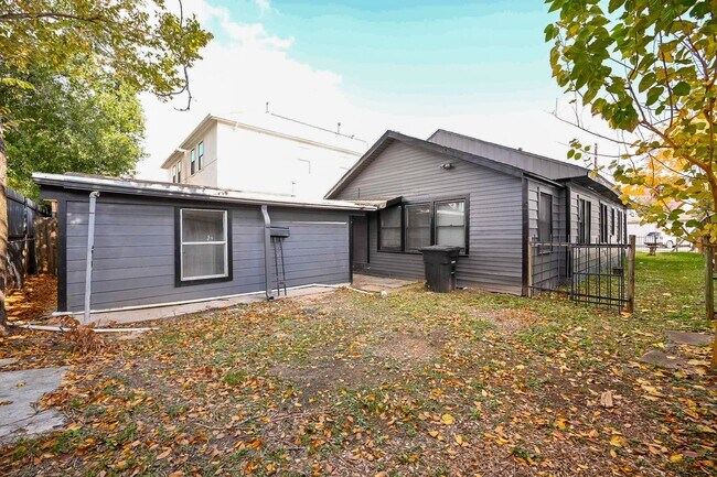 Photo - 1507 Laird St