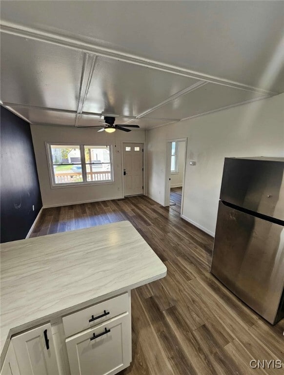 Photo - 123 N School St