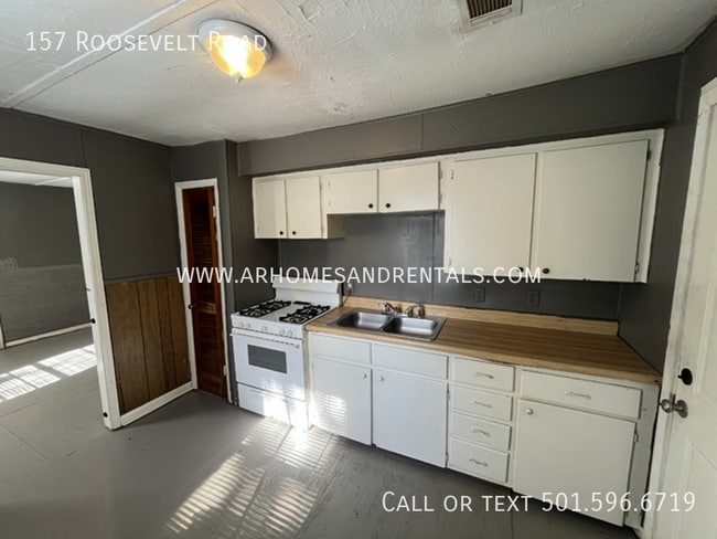 Photo - 157 Roosevelt Rd