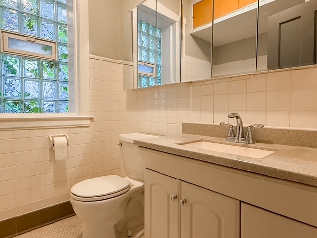 Photo - 6327 N Oakley Ave