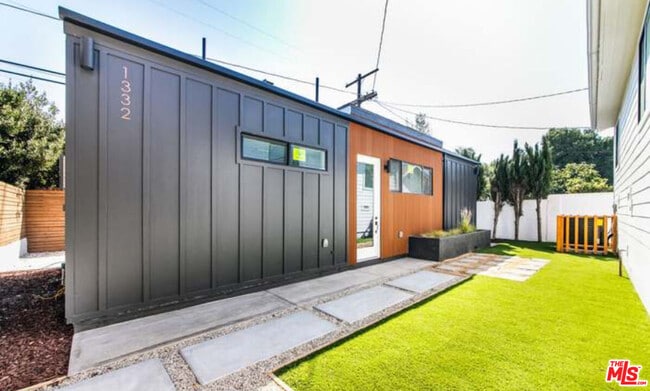 Photo - 1332 Silver Lake Blvd House