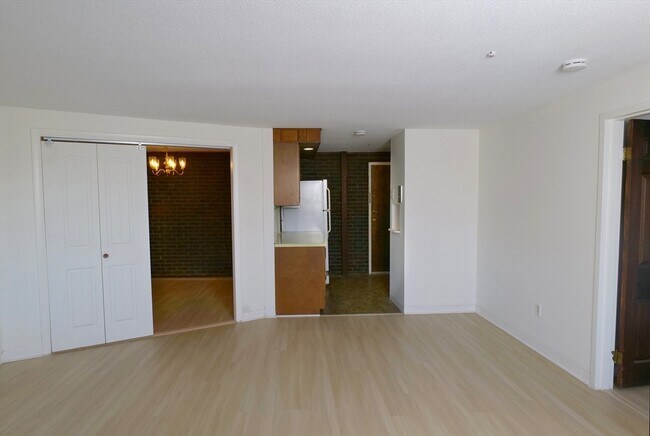 Photo - 159 Concord Ave Unidad 4B