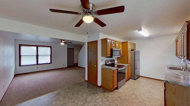 5103 Hickman Rd
