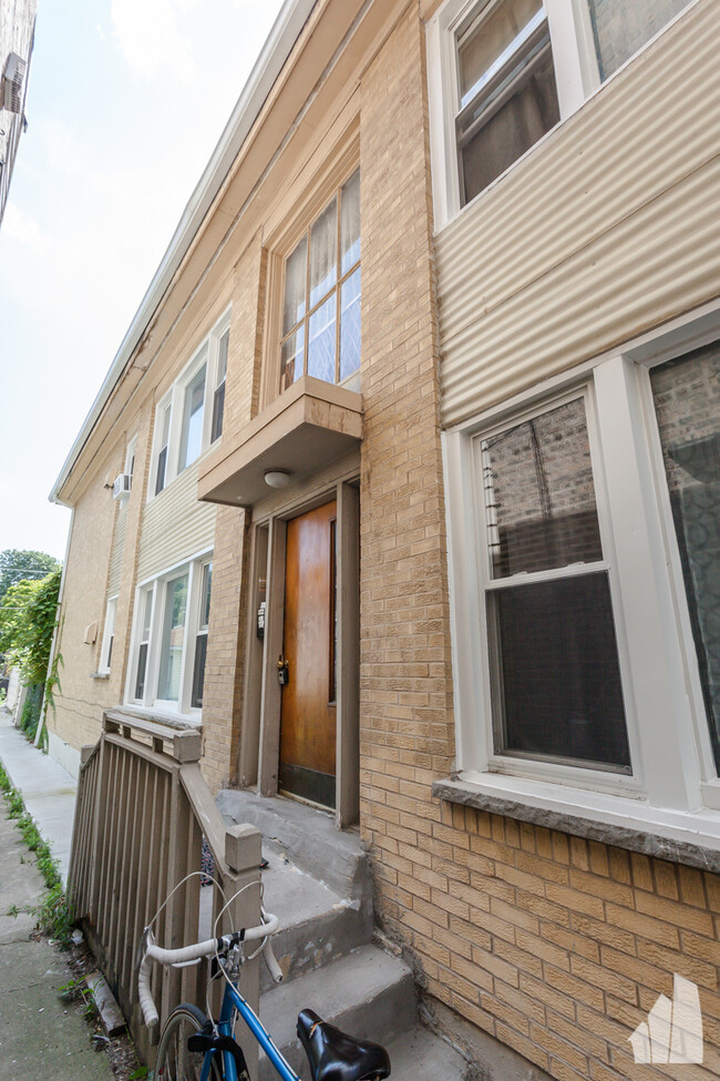Photo - 6427 N Hermitage Ave Condo Unit 2F