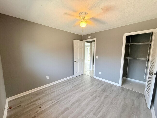 Photo - 815 2nd St Unit 3