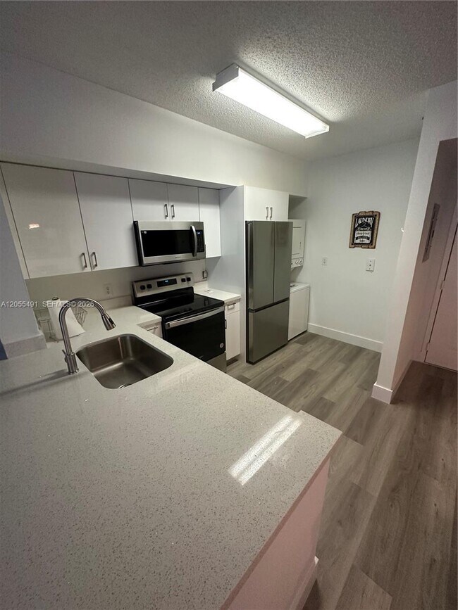 5085 NW 7th St Unit 410