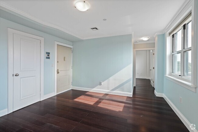 Building Photo - 235 Ocean Pkwy Rental