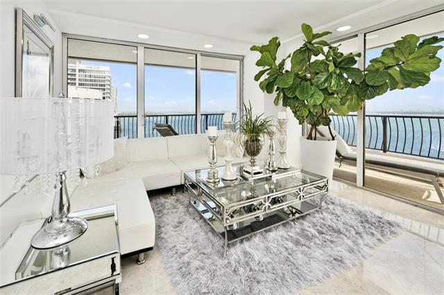 Building Photo - 555 NE 15th St Unit 32C Rental