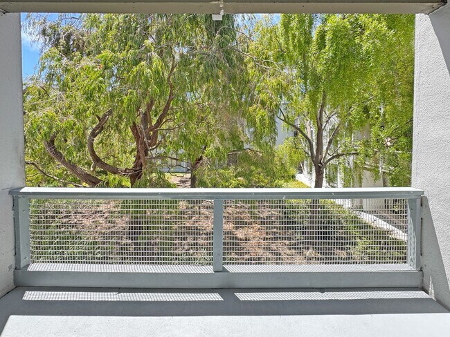 Light-Filled 1-Bedroom with Modern Kitchen... - Light-Filled 1-Bedroom with Modern Kitchen... Condo Unit 332