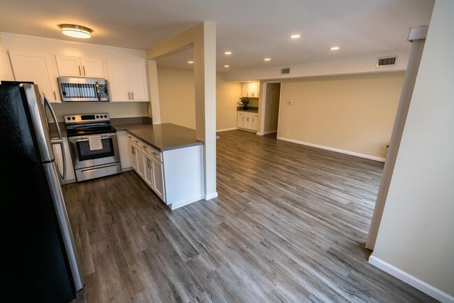 Photo - 7244 Hillside Ave