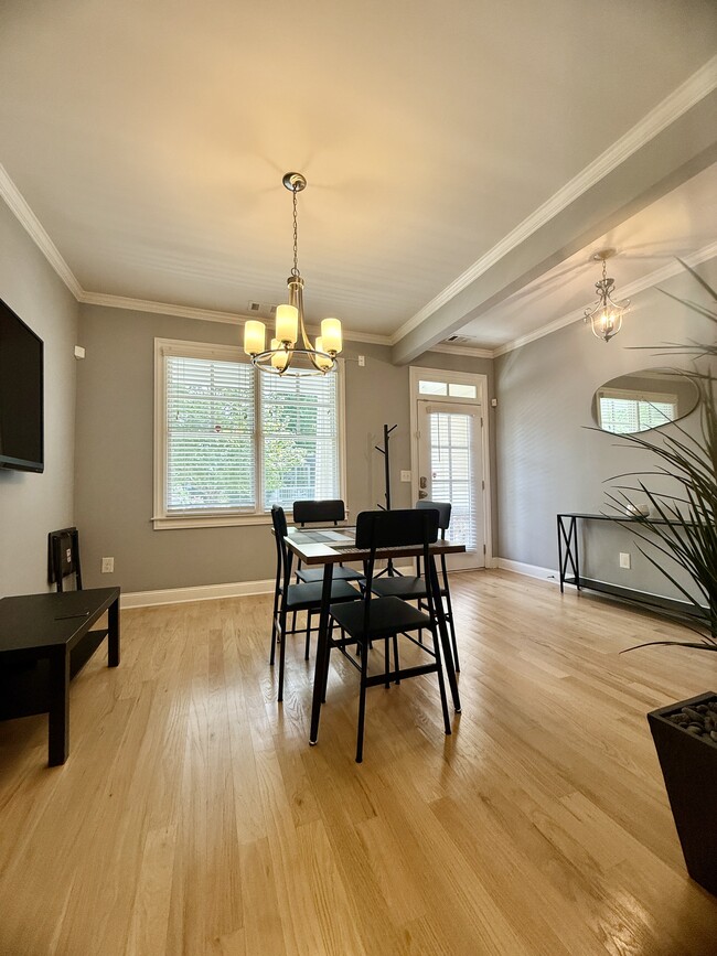 Photo - 1429 DuPont Commons Cir NW