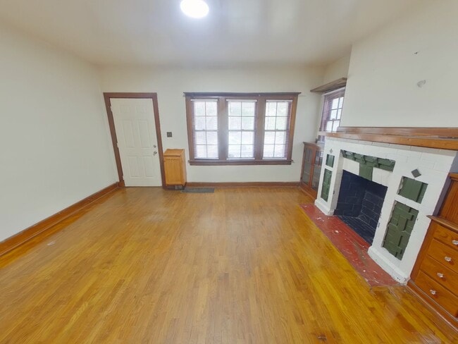 Photo - 411 S Poplar St