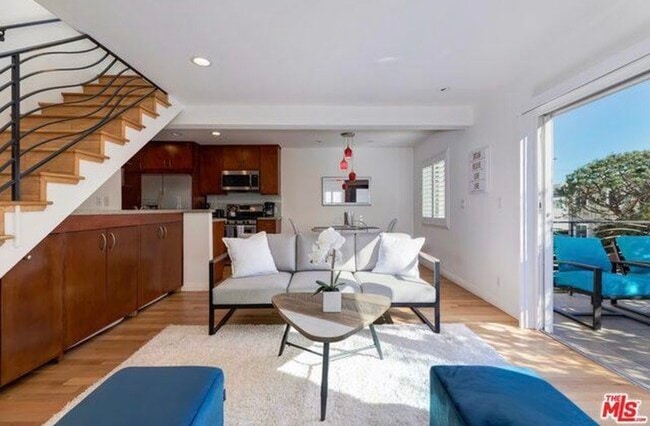 Building Photo - 11 19th Ave Unit 11 19th Ave Apartment 2