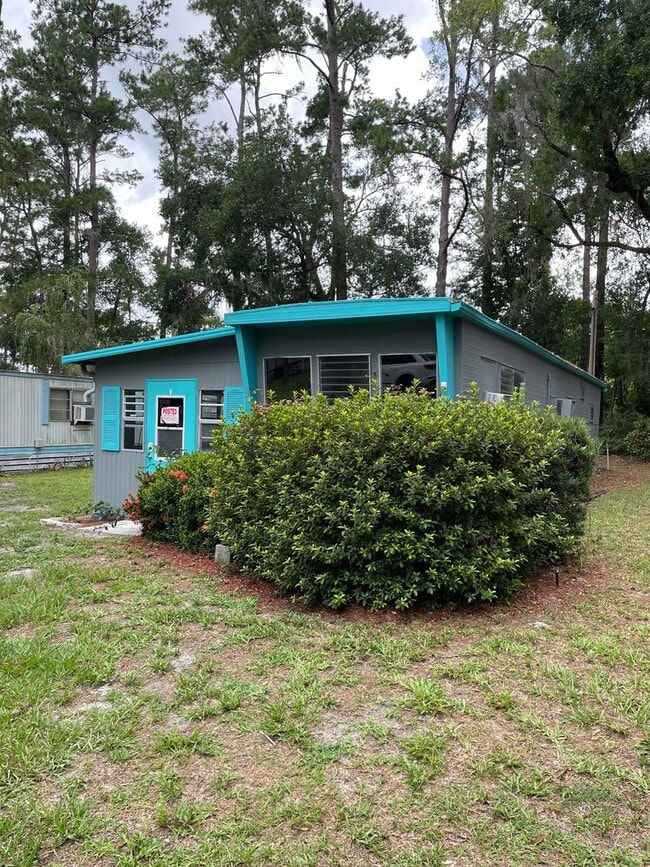 Photo - Handyman Special - Mobile Home for Lease o... Unidad #8