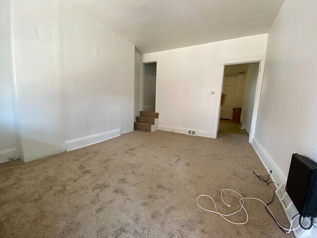 Photo - South Oakland 2BR Duplex with Back Yard Sp...