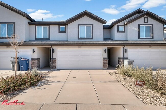 Photo - A Lovely 3 Bedroom Townhome with Amazing Amenities!