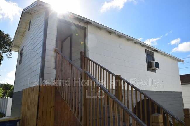 Photo - 1060 1/2 East Wabash St