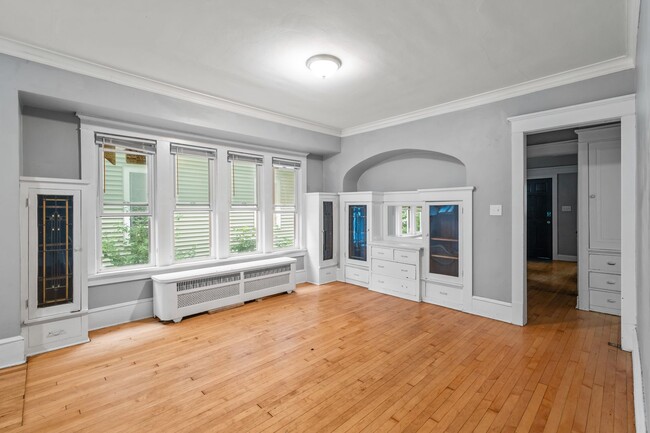 Photo - Murray Lower Flat