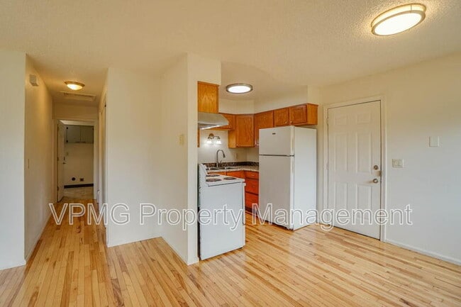Photo - 609 W McLoughlin Blvd