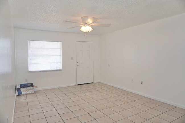 Photo - 2563-2567 Elm Ave Unit 2567