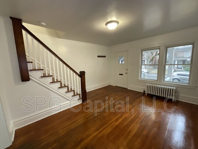 Photo - 2006 Holly St