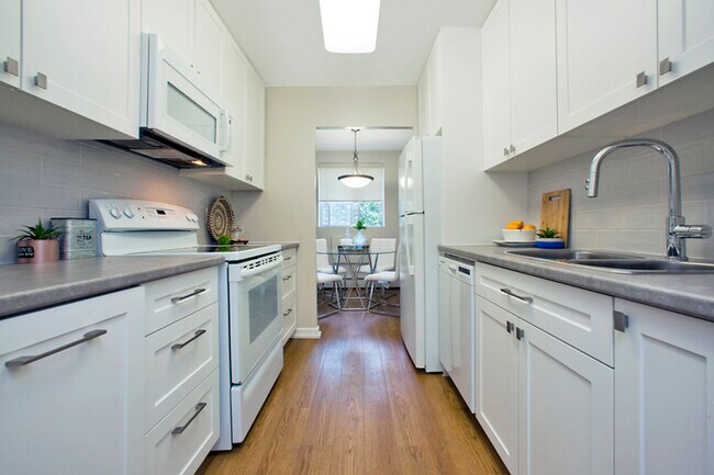 Photo - Bayview Towers