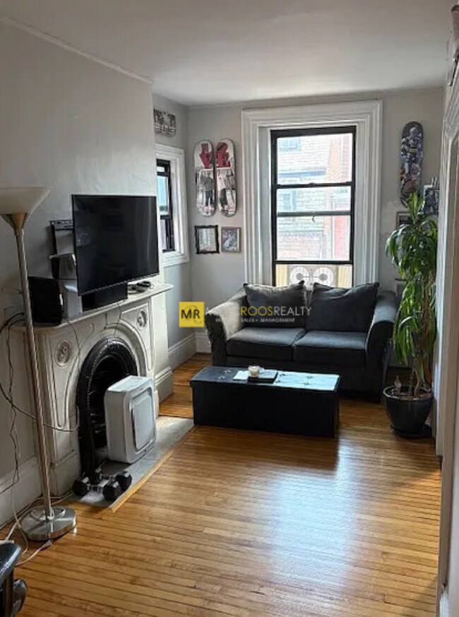 Photo - 163 Beacon St Unidad 4R Rental