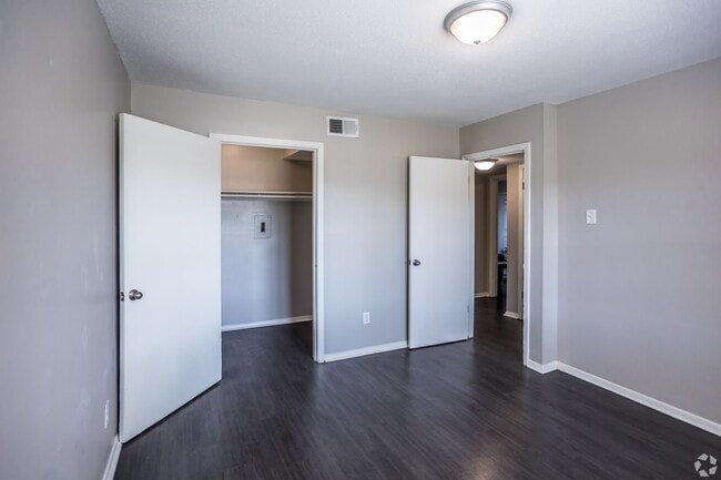 Graceland Pointe Apartments