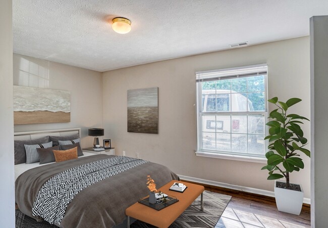 Holloway Street Apartments