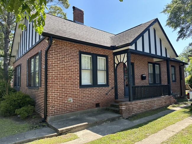 Photo - 409 S Eastern St House