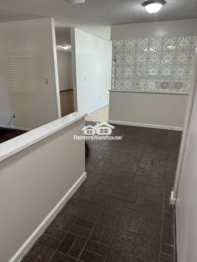 Building Photo - 2009 Grinnell Terrace