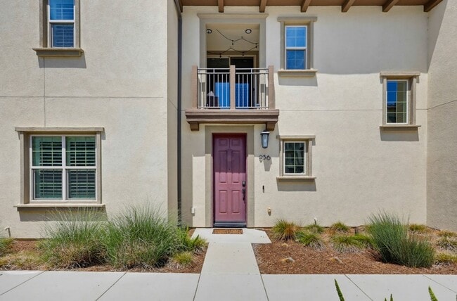 Photo - 956 Blackstone Dr